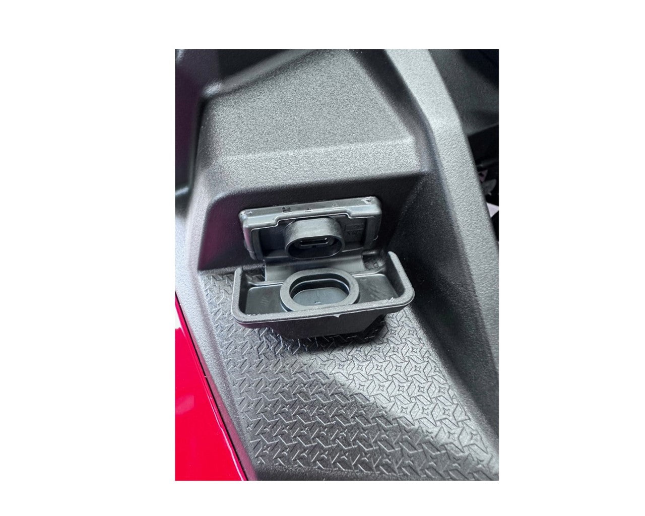 Kawasaki USB Type C Dash Mount Kit Ninja 500 2024+ 99994-2317