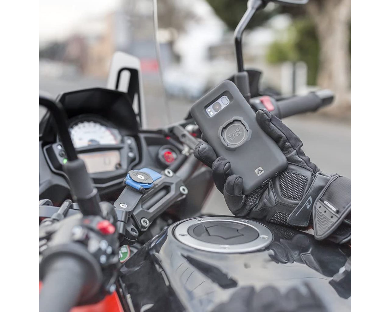 Quad Lock Motorcycle Handlebar Mount suits bar sizes 22mm, 25mm, 28mm, 32mm 230974